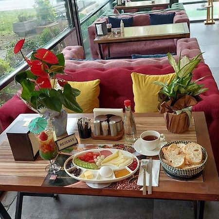 Paris Hotel Cafe Restaurant Истанбул Екстериор снимка