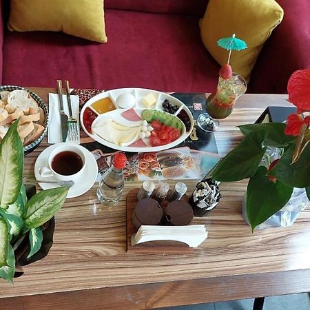 Paris Hotel Cafe Restaurant Истанбул Екстериор снимка